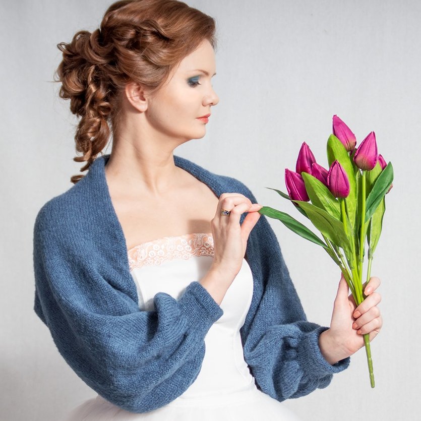SuperSoftKnits's tweet image. Soft  alpaca silk bolero 💙   Lightweight warmth for brides or special occasions — handmade elegance.   #BridalBolero #Handmade #AlpacaSilk #Knitwear #WeddingStyle 

etsy.me/3kUfkx3
