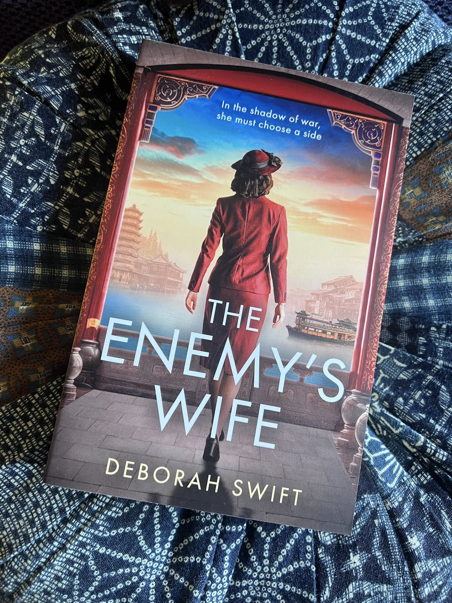swiftstory's tweet image. #NewRelease 
“Such an emotional and moving read, grounded in immaculate research that never overshadows the heart of the story” Suzanne Fortin
Adventure and romance in WW2 Shanghai. #BookClubRead #BookTwitter 
mybook.to/EnemysWife
