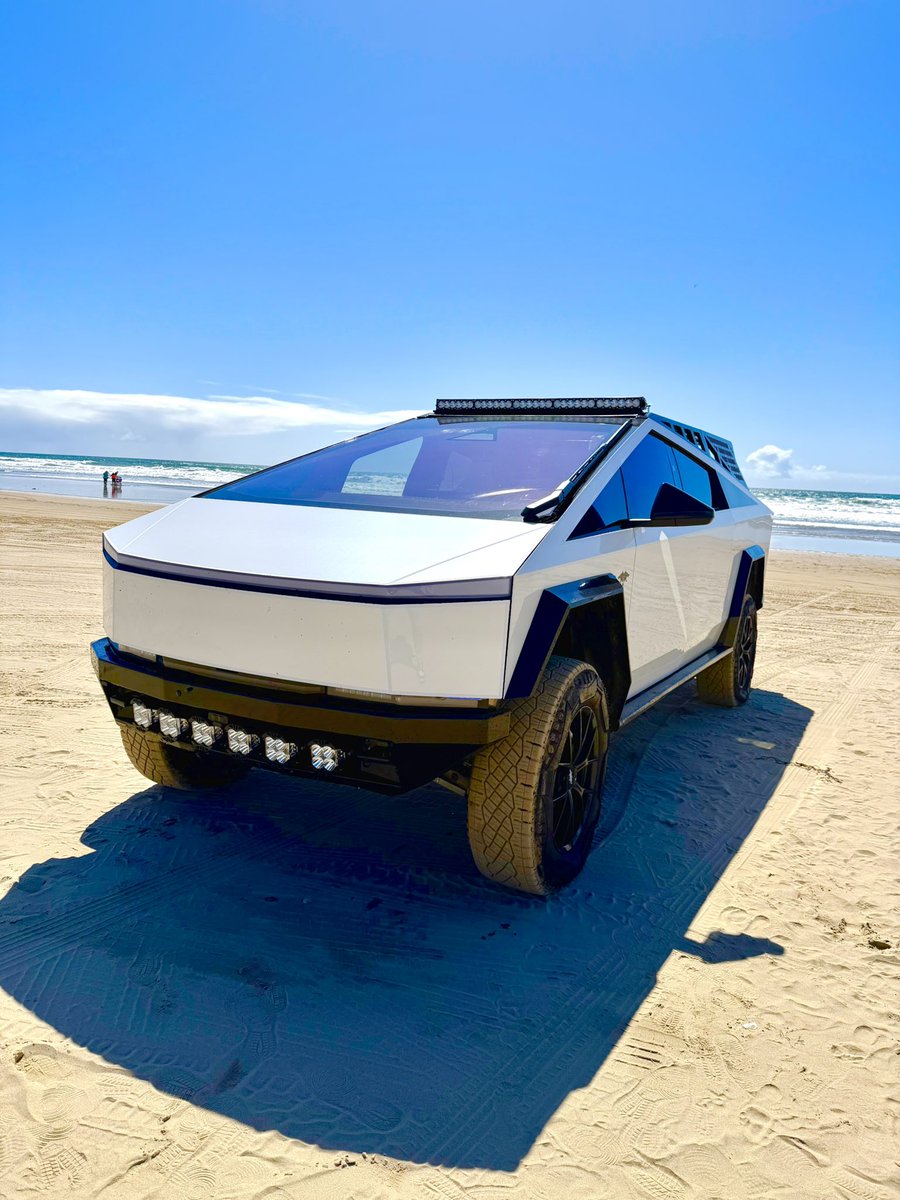ThTslaDude's tweet photo. You can drive your Cybertruck in the Ocean using wade mode!!! It’s true!!! Day 6 of adventure trip with two of boys, part 2, had us stop off at Pismo Beach for a drive on the beach and in the ocean with the Cyberbeast named Charlie. They had a so much fun. Enjoy our excitement on this one!!!
