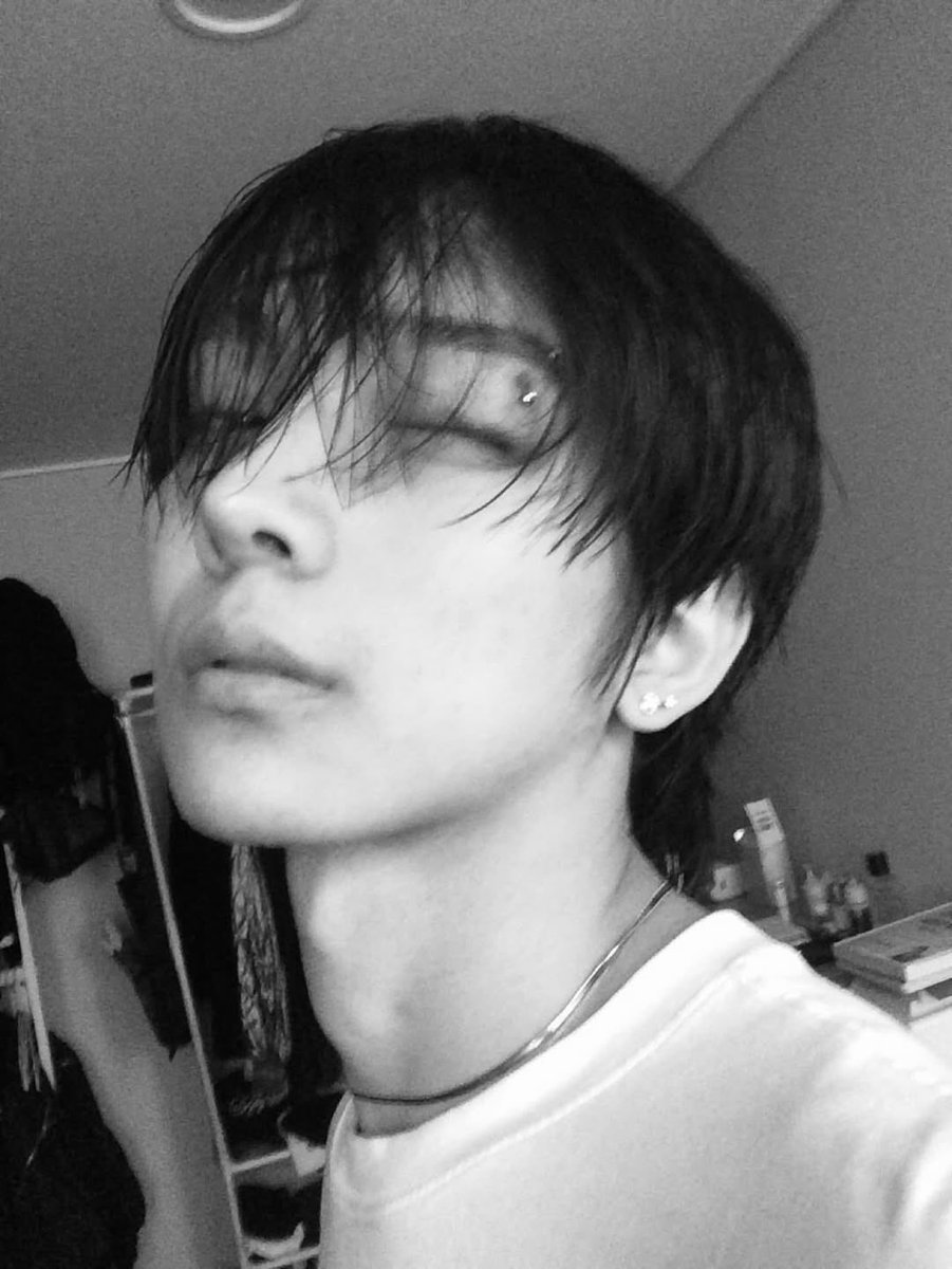 𝒽𝓈 ♥︎ tweet media