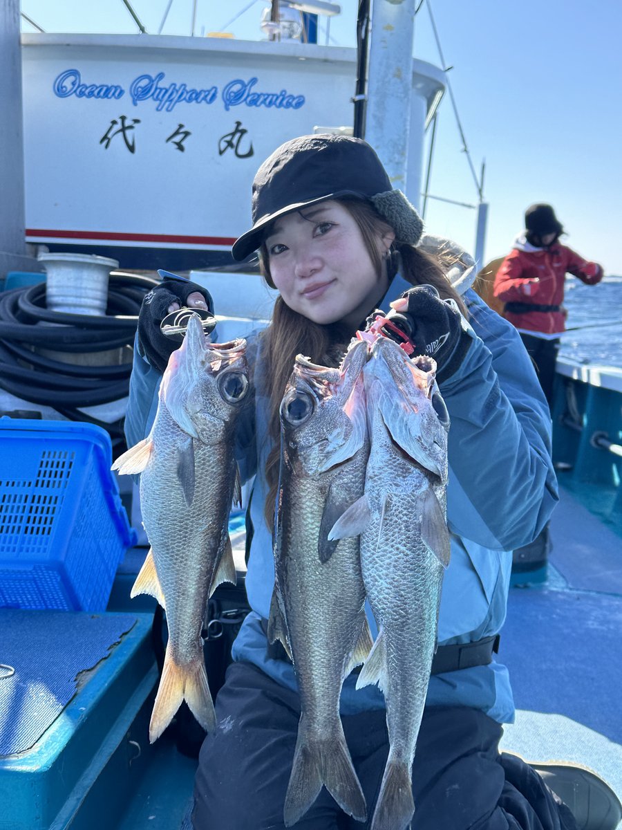 gattsurikansai's tweet photo. 🎣#ガッ釣り関西 最新動画公開‼️
https://t.co/dd2ys9jYve
#Hapyson のそらなさゆりさん・森田菜月さん・のぞみの #釣りガール 3人が、白浜沖の中深海で高級魚 #クロムツ を狙う💪
ダブル&トリプル連発の爆釣劇🔥
さらにレンコダイなど美味しい魚も追加🐟
大満足の釣行、ぜひチェックしてね😉 https://t.co/O1oX4GmVbU