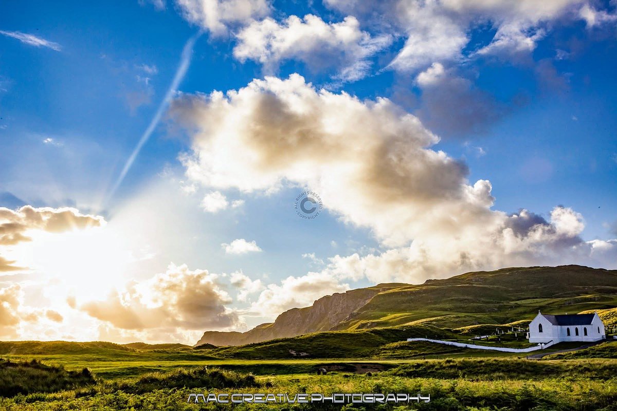 ThisIsIreland3's tweet photo. Good morning all 💚
📍The beautiful setting of St.Mary's Church in Lagg, County Donegal 🇮🇪 ⛪
Built in 1784, this is one of the oldest Catholic churches still in use in Ireland ☘️
📸 Mac Creative Photography
#Ireland #Chruch #Donegal #Lagg https://t.co/0PYTDzIW7U