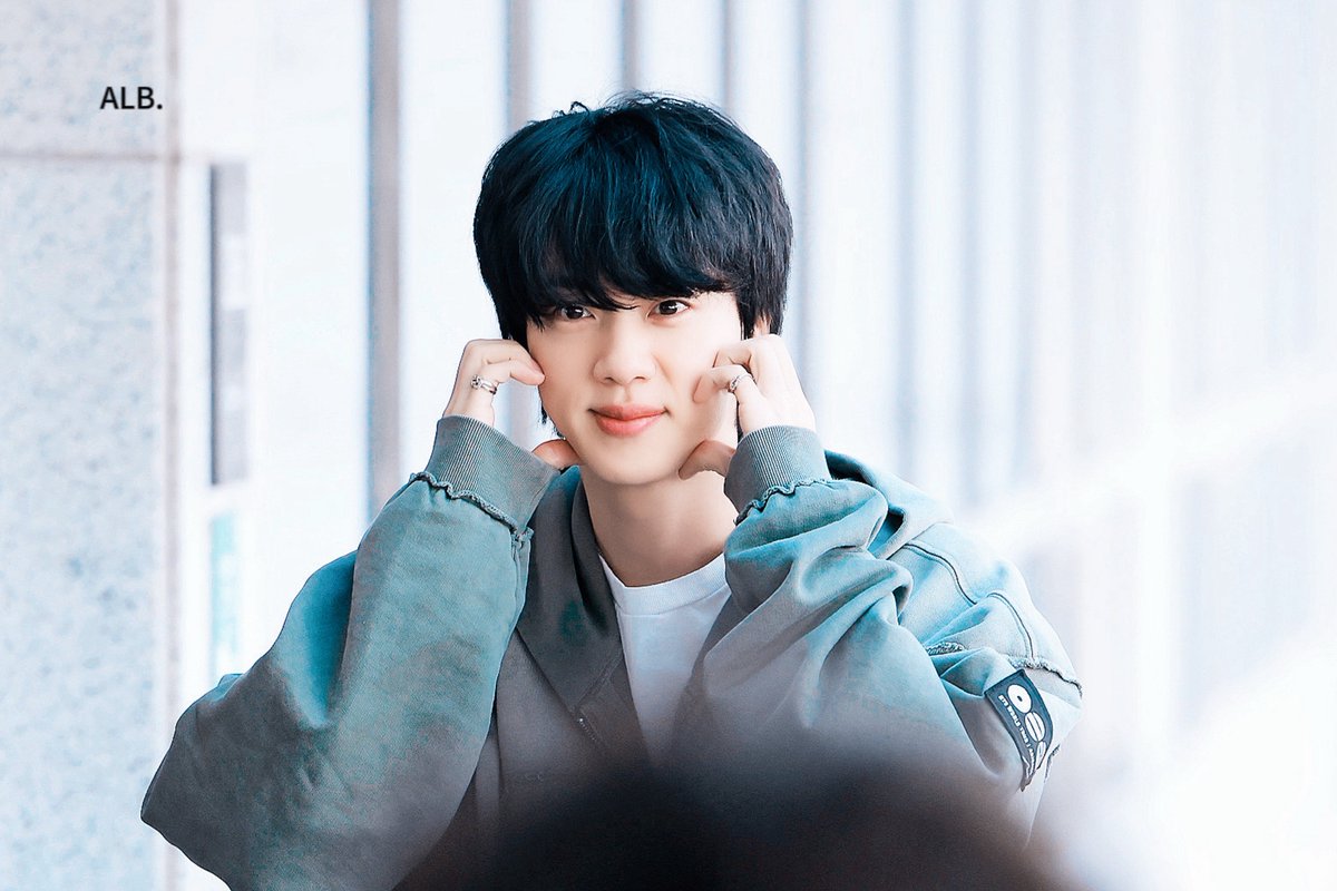 A LITTLE BRAVER 🐬 tweet media