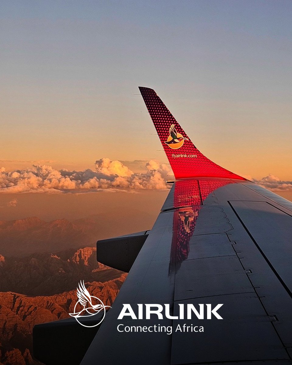 Fly_Airlink's tweet photo. Stunning sunset skies 🌅

📸 Instagram: tsakie_m  

Share your #WingTipWednesday pics and vids for a chance to be featured!

#Airlink #FlyAirlink #FlyTheLink #Skybucks https://t.co/tZLm31nkax