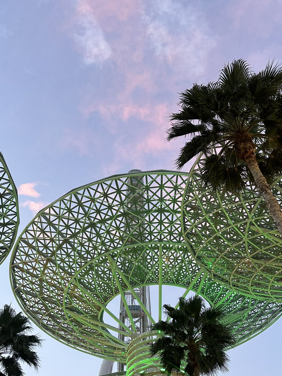 wizardhelga's tweet image. Quantum physics suggests that reality responds to observation… so what if the version of you you experience most is simply the one you consistently focus on?
#quantum #perspective #observer