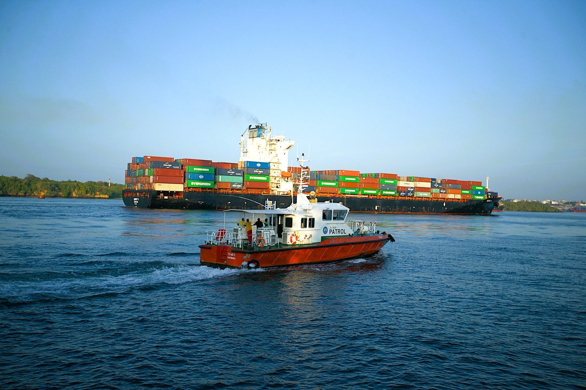 Kenya_Ports's tweet photo. MV Murray Express; a livestock carrier is among the 49 cargo vessels that will call at the Ports of Mombasa and Lamu in the next #14Days.

The vessel will load approximately 800 livestock at the Port of Mombasa for export to the gulf.

During this period, five oil tankers will also discharge vegetable and petroleum products, twenty-two container vessels, twenty-one conventional cargo vessels as well as a car carrier.
