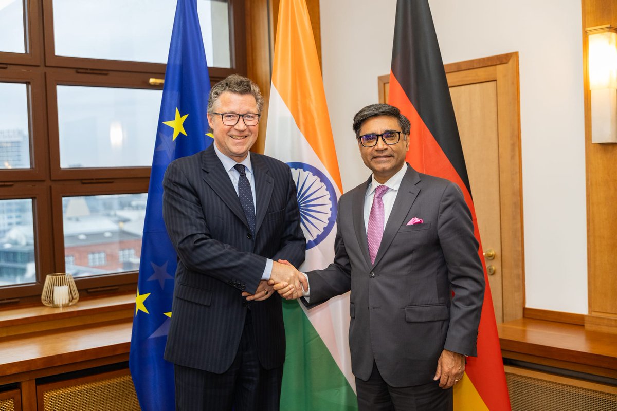 Dr Philipp Ackermann tweet media