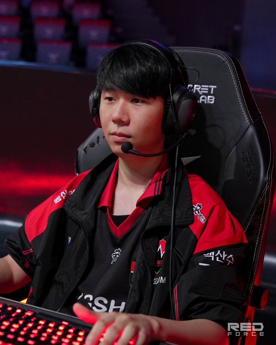 NS RedForce tweet media