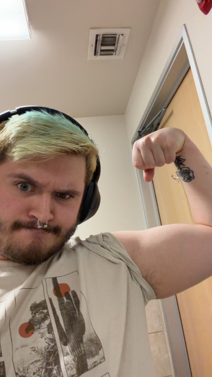Buck tweet media