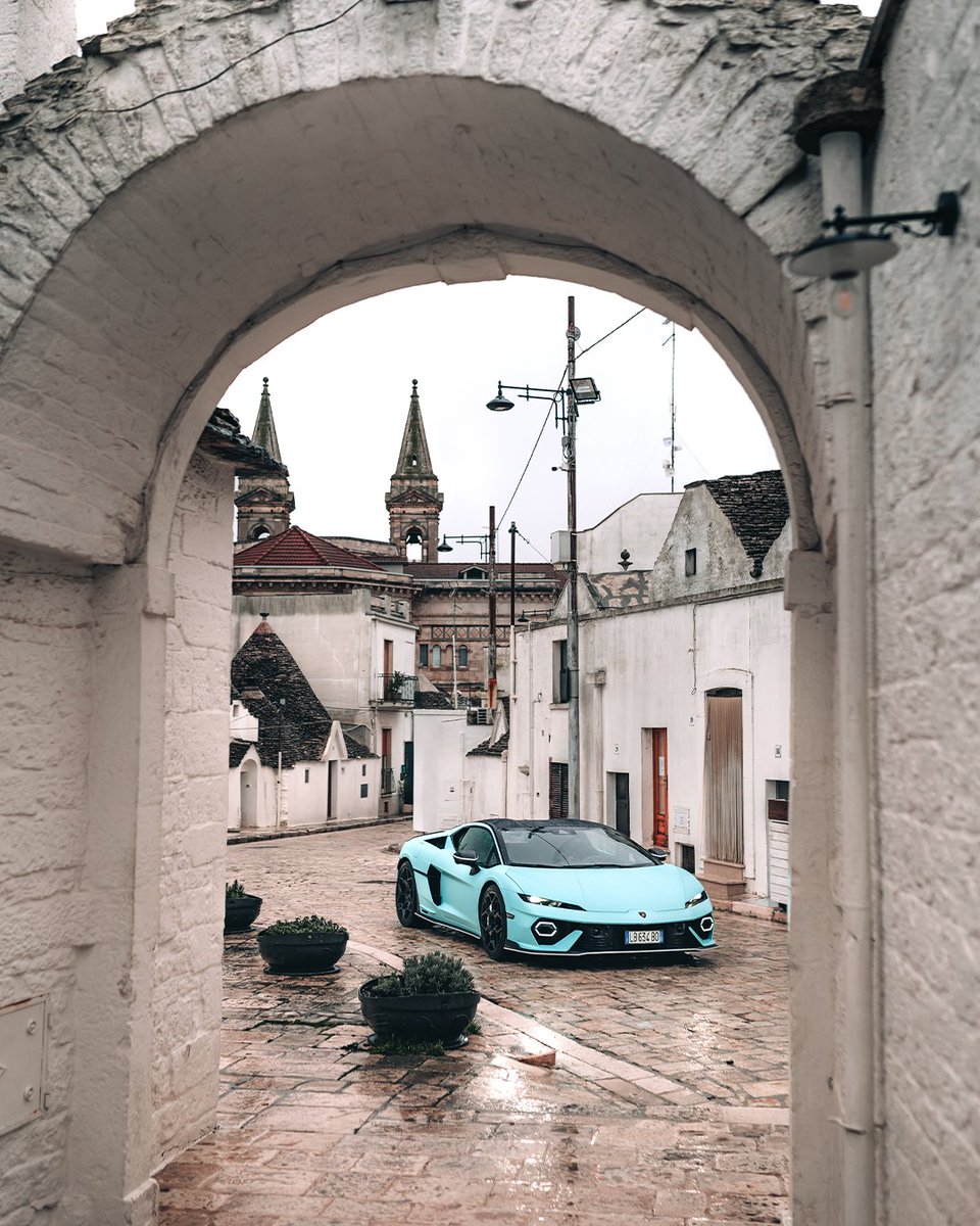 Lamborghini's tweet image. Made in Italy is more than a label: it’s the culture, skill, and Italian excellence that every Lamborghini brings to the roads of our country and the world.
#Lamborghini #MadeinItaly