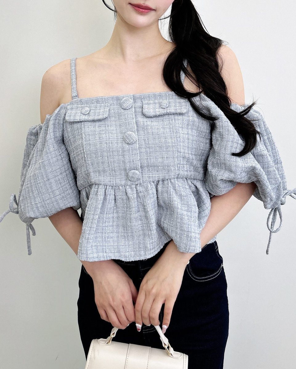 INGNI_STORE's tweet photo. 𝒩ℯ𝓌 𝒸ℴ𝓁ℴ𝓇◝✩

大人気のツイードペプラムオフショルブラウスに
新色のサックスが仲間入り🧊🫧

https://t.co/jn8tAwNuRy https://t.co/nYyPnaQylJ