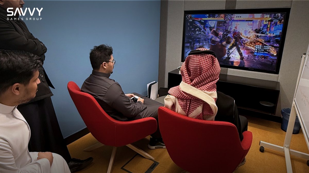 SavvyGamesGroup's tweet image. لقطات من آخر بطولة #GameOn الداخلية لعائلة #مجموعة_سافي، واللي امتدت لأكثر من جولة على مدى عدة أسابيع، واللعبة هذي المرة كانت #تيكن 🎮

أجواء حماس وتنافس بين الزملاء، وألف مبروك للفائز بجائزة الـPS5 🎉🏆