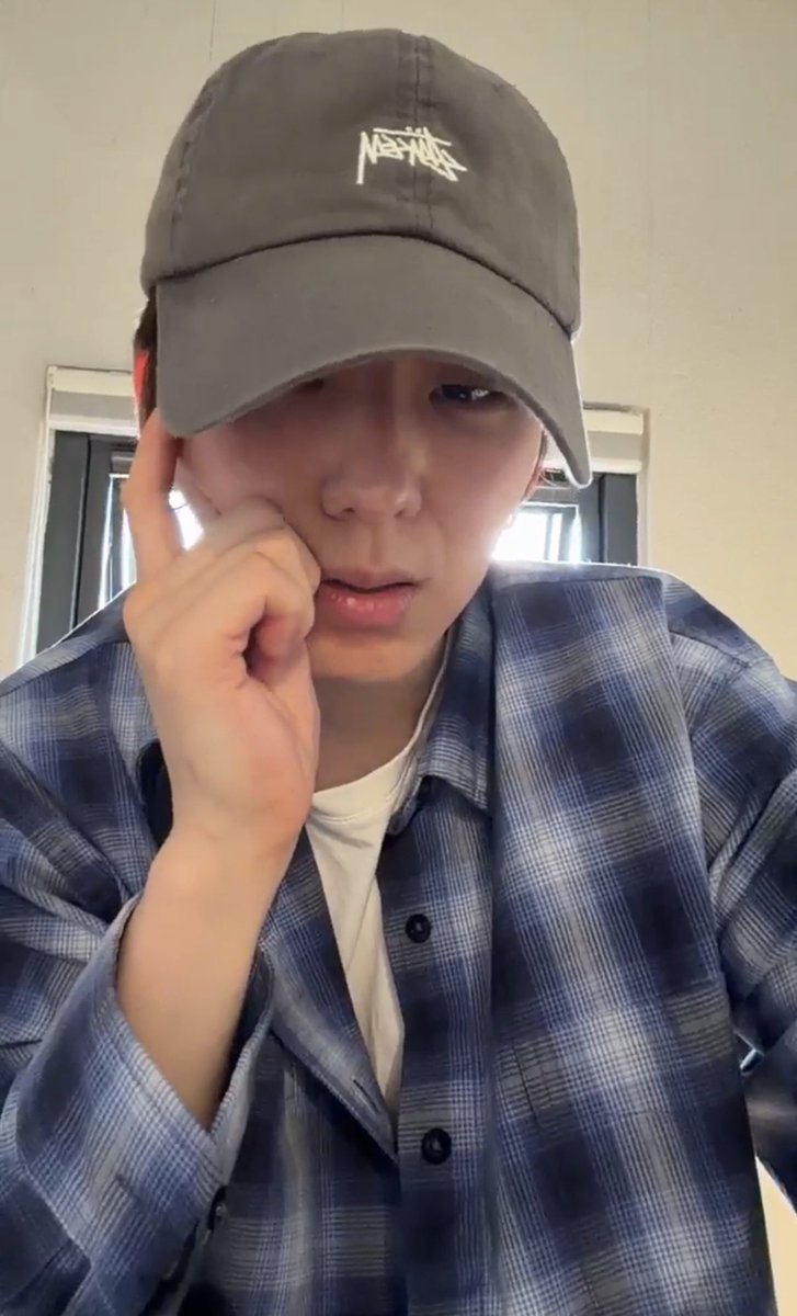 🐹 페스티벌에서 뭐 듣고 싶어요?
🐹 대충 다 짰는데 유스 있죠
🐹 하울링 할 겁니다
🐹 베드 라이어도 해야지
🐹 제 노래들 안 부른 지 오래 돼서 
🐹 cause of you는 별로 안 좋아하시는 분들이 있을텐데
🐹 커버곡도 해야하는데 
🐹 사마죄는 혼자서 못 불러요
🐹 도쿄 플래시 괜찮아요?
🐹 다영이