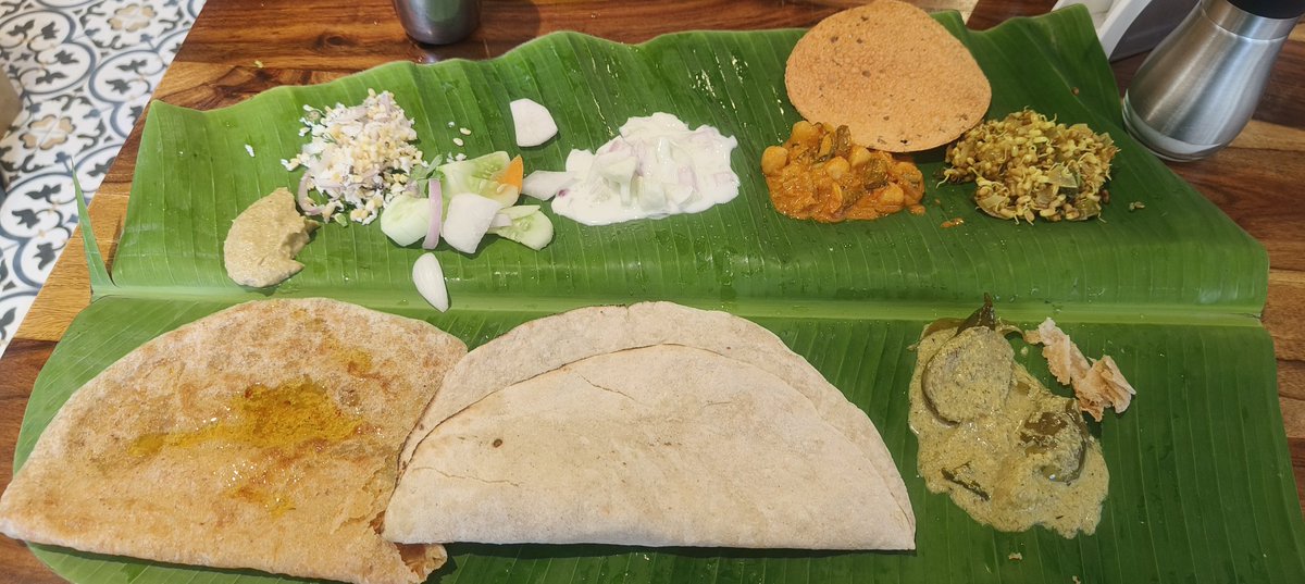 PrathibhaR1212's tweet image. East or West 
Basaveshwara khanavali is best.
Gas illa anta Bele holige maadilla,kaayi holige kotru 
#Lunch