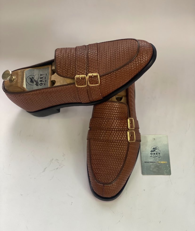 Greysoles_'s tweet photo. Met only for the big boss 💼✨
‘The statement’ on a feet!
₦50,000 – ₦55,000 only.
#Greysoles #BossStyle #LuxurySteps #MenWithStyle #OfficeDrip #NaijaFashion https://t.co/nQL61wRHT3