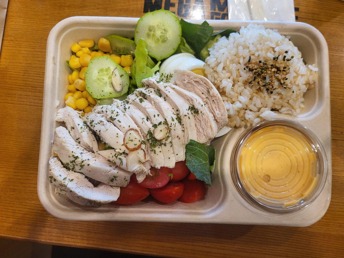 HawnCos's tweet photo. 맛있는데 배고파ㅜㅜ https://t.co/YxewiJ8GEh