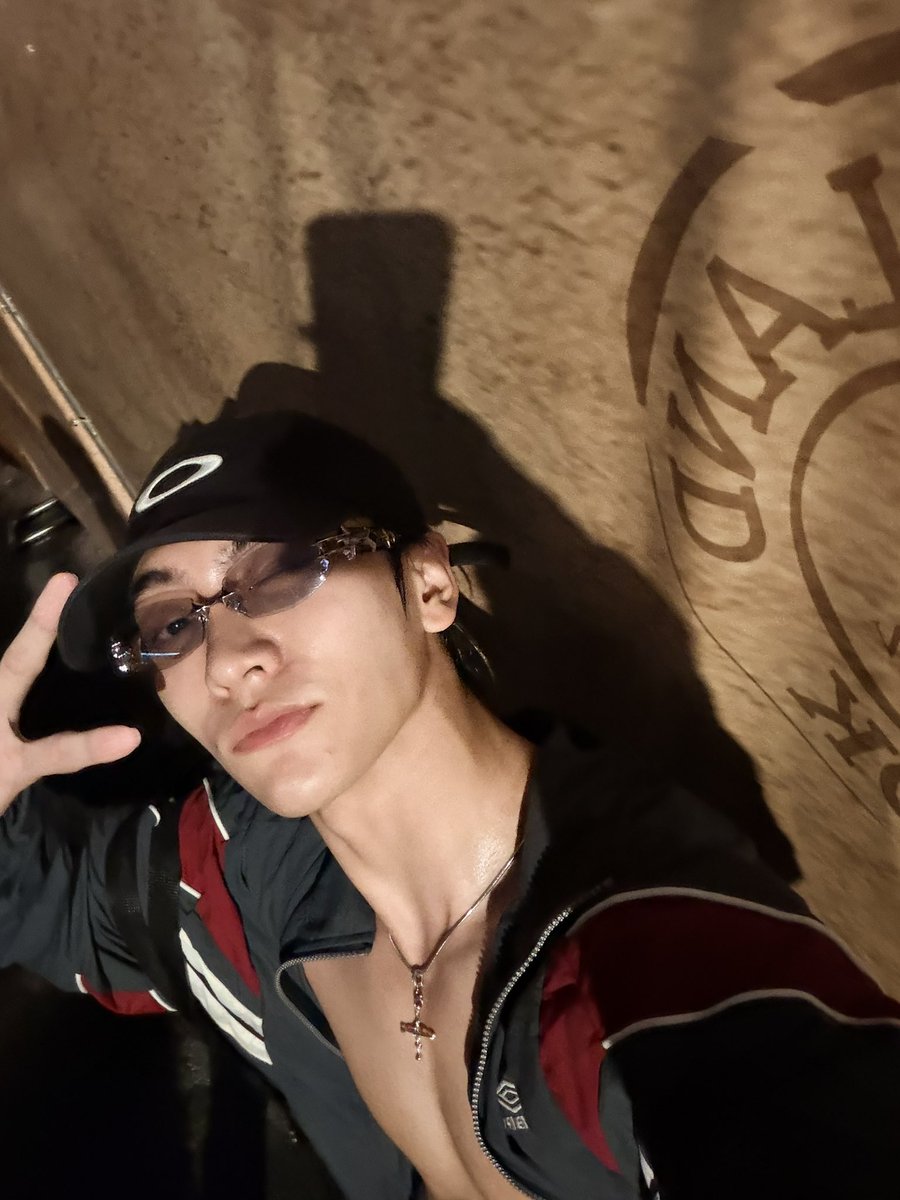 BOSS.CKM tweet media