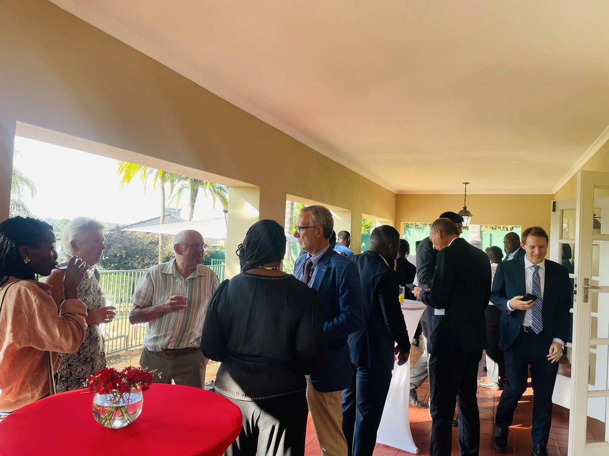 Canada in Zimbabwe tweet media