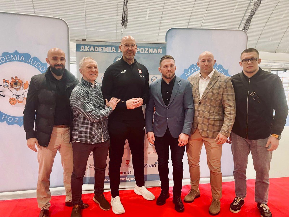 Spotkanie i konferencja 
Klub Pro 2026 

<a href="/SPORT_GOV_PL/">Ministerstwo Sportu i Turystyki</a> 
<a href="/KubaRutnicki/">Kuba Rutnicki</a>