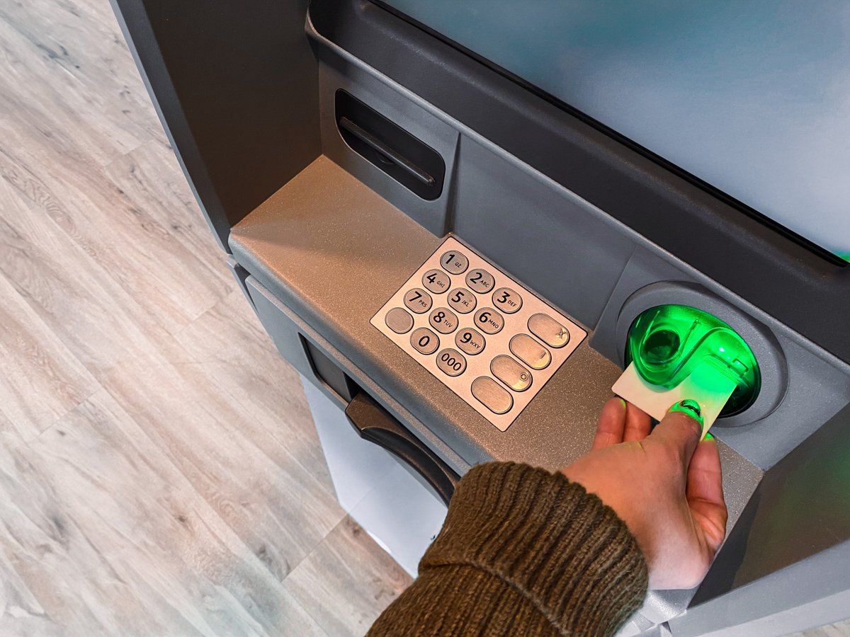 EmployWalesJCP's tweet image. One account, one big impact.

Choosing the right #Business bank account can save time, money and stress.

From fees to digital tools and #Support, this @fsb_policy guide breaks down what to look for: ow.ly/AIhn50YIUJM

#BorderlessBanking