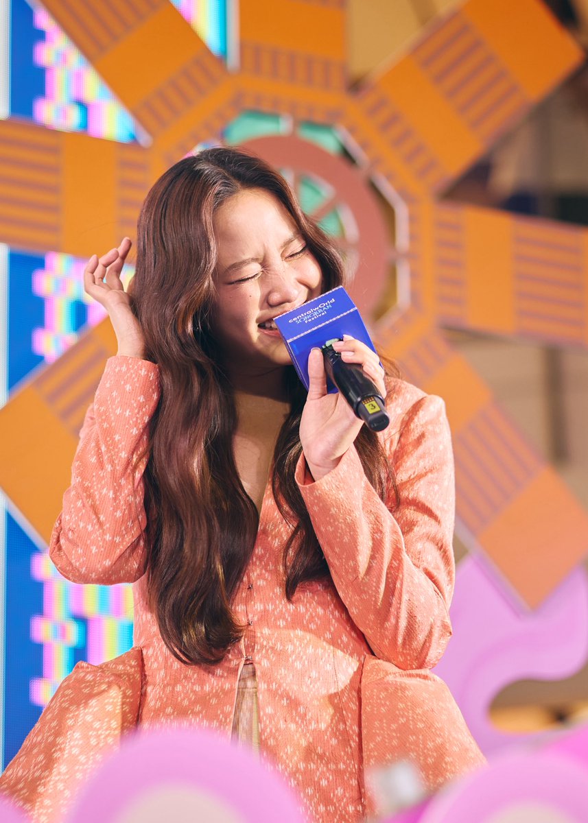 centralwOrld tweet media