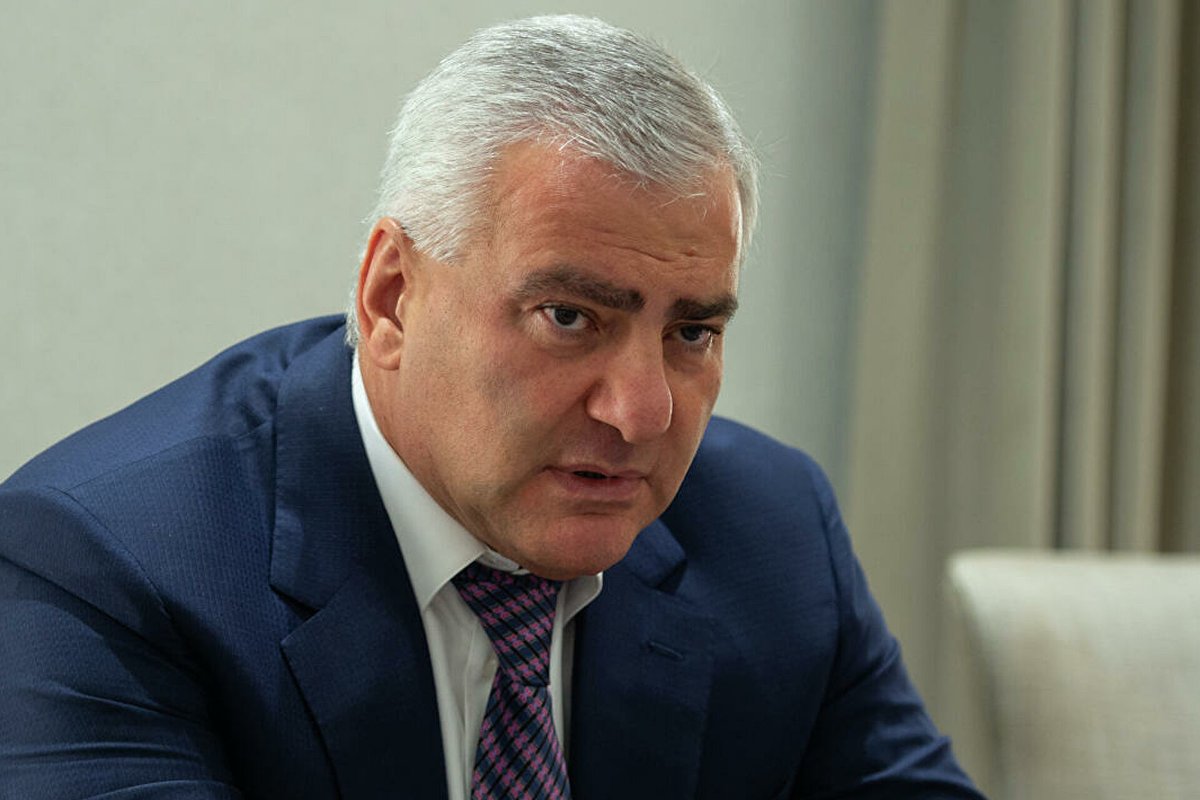 KarinaKarapety8's tweet image. The 1st hearing on the case of leader of the Strong #Armenia party Samvel Karapetyan is taking place in Yerevan. In court, he stated that he'd begun the process of renouncing 🇷🇺 &amp;amp; 🇨🇾 citizenship. He noted that he's an 🇦🇲citizen, intends to participate in the upcoming #elections.