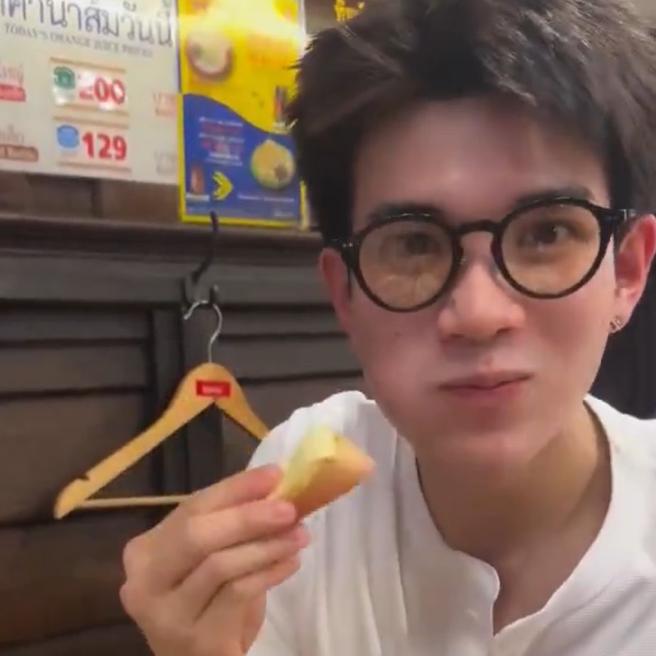 mae🧸🪽 tweet media