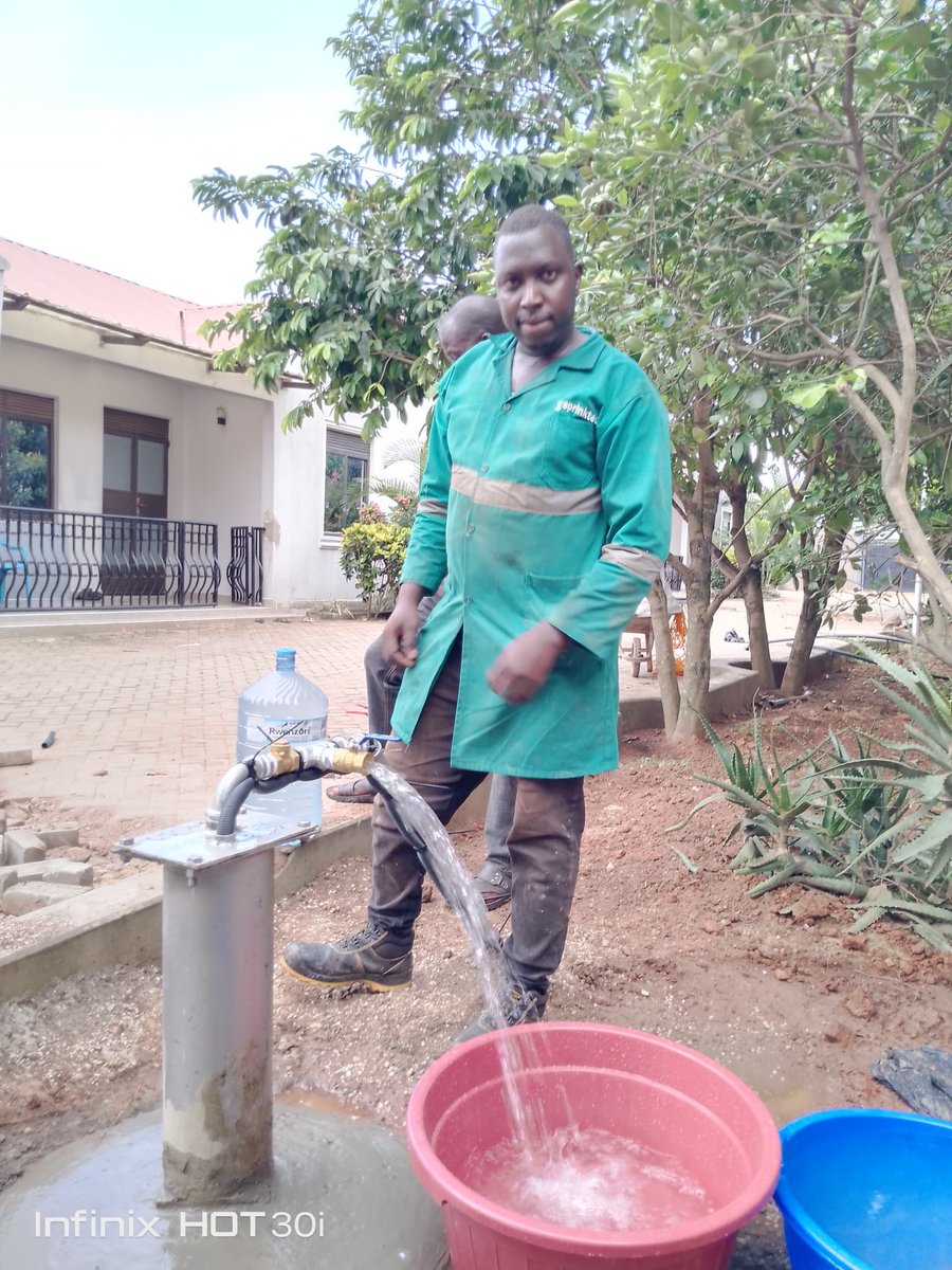 sprinktech's tweet image. Installation complete, and it’s already making a difference!

A happy @UECCC1 client now has water flowing at her farm after the successful installation of a solar water pumping system.
#Sprinktech  #SolarEnergy #WaterAccess #Sustainability