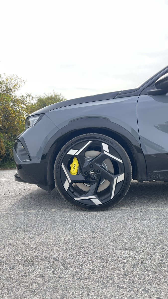 petrollkafa's tweet photo. çeviri özelliği geldiğine göre tüm dünyadan insanların Opel Mokka GSE hakkındaki görüşlerini bekliyorum ⬇️ https://t.co/080UDFW1LL