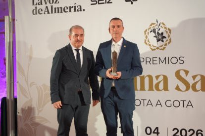 Resucitado Almería tweet media