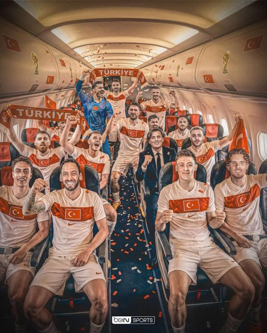 vuthithanhtam92's tweet photo. 🇹🇷 Hasret bitti, istikamet 2026 Dünya Kupası!

🏆 24 yıl aradan sonra yeniden dünya sahnesindeyiz. Bu büyük başarıda emeği geçen tüm teknik heyeti ve futbolcularımızı tebrik ediyor; Milli Takımımıza bu eşsiz serüvende başarılar diliyorum. Gururumuzsunuz! 🇹🇷

#BizimÇocuklar https://t.co/dufT4spZ3S