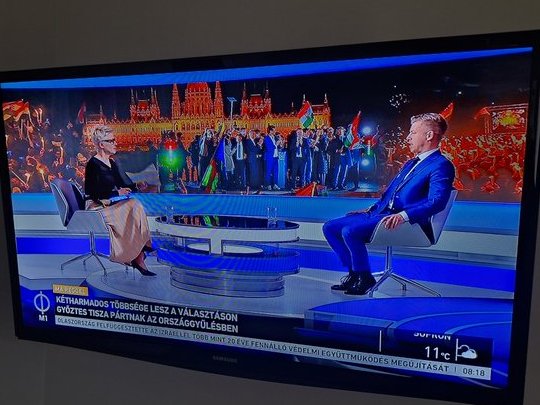 Yeni Macaristan Başbakanı Peter Magyar, devlet televizyonu M1'de ilk defa konuk alındı ve şok açıklamalarda bulundu:

-Bu kanalın haber servisini askıya alacağız. Bu benimle ilgili değil, intikam peşinde değilim. Halkımız gerçeği yansıtan bir haberciliği hak ediyor.

-Orban