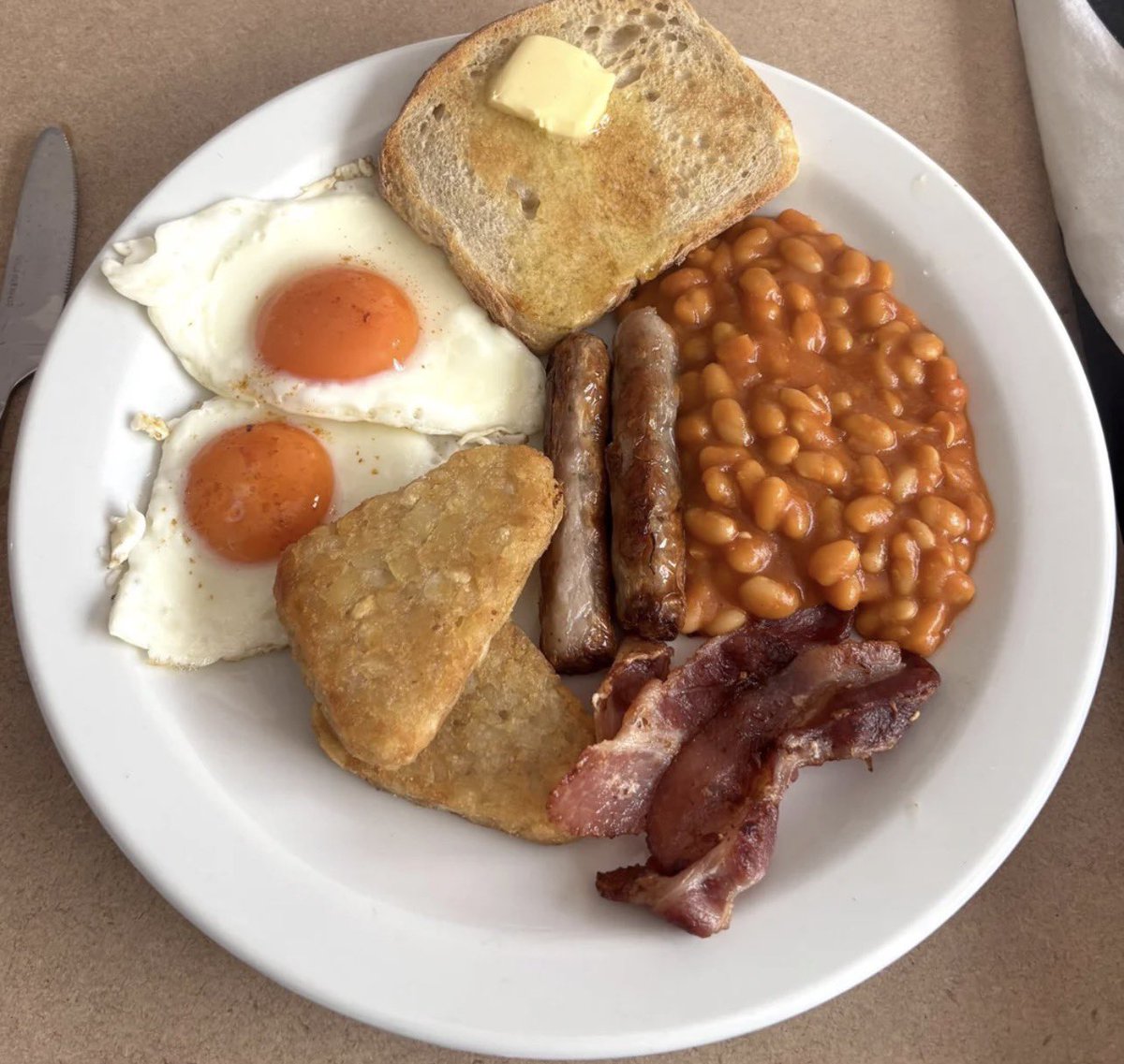 No Context Brits tweet media