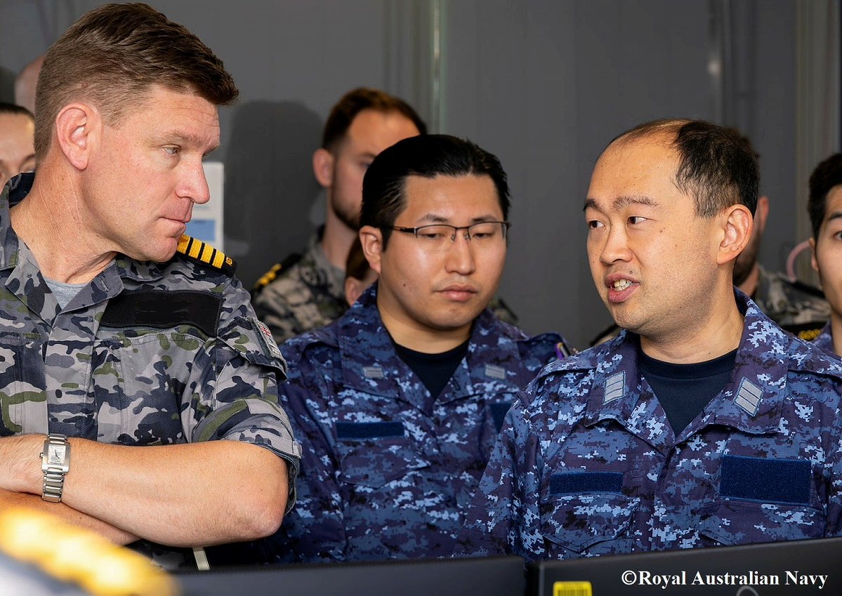 JMSDF_SDF's tweet image. 海上自衛隊情報作戦集団は、日米豪ブルースペクトラム２６－１演習に参加し、豪海軍及び米海軍情報戦関係者との連携を強化するとともに情報戦に係る計画立案能力及び戦術技量の向上を図りました。🇯🇵🇺🇸🇦🇺
#RAN #USN