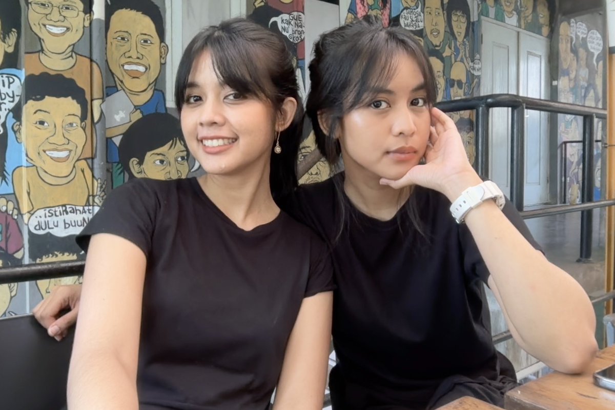 saskiaudry's tweet photo. 📍Suasiko Coffee &amp; Garden, Yogyakarta
——————————————————
▪️lokasinya di lt.2-nya KKF, ada colokan ada wifi
▪️kopinya enak kata adekku, aku pesan green alo 💚
▪️nasi gorengnya jg enak resep2nya bu neni, pesen di KKF-nya
▪️musiknya pake audio-system jadul gt, lucu https://t.co/Cfiz8DNpTd