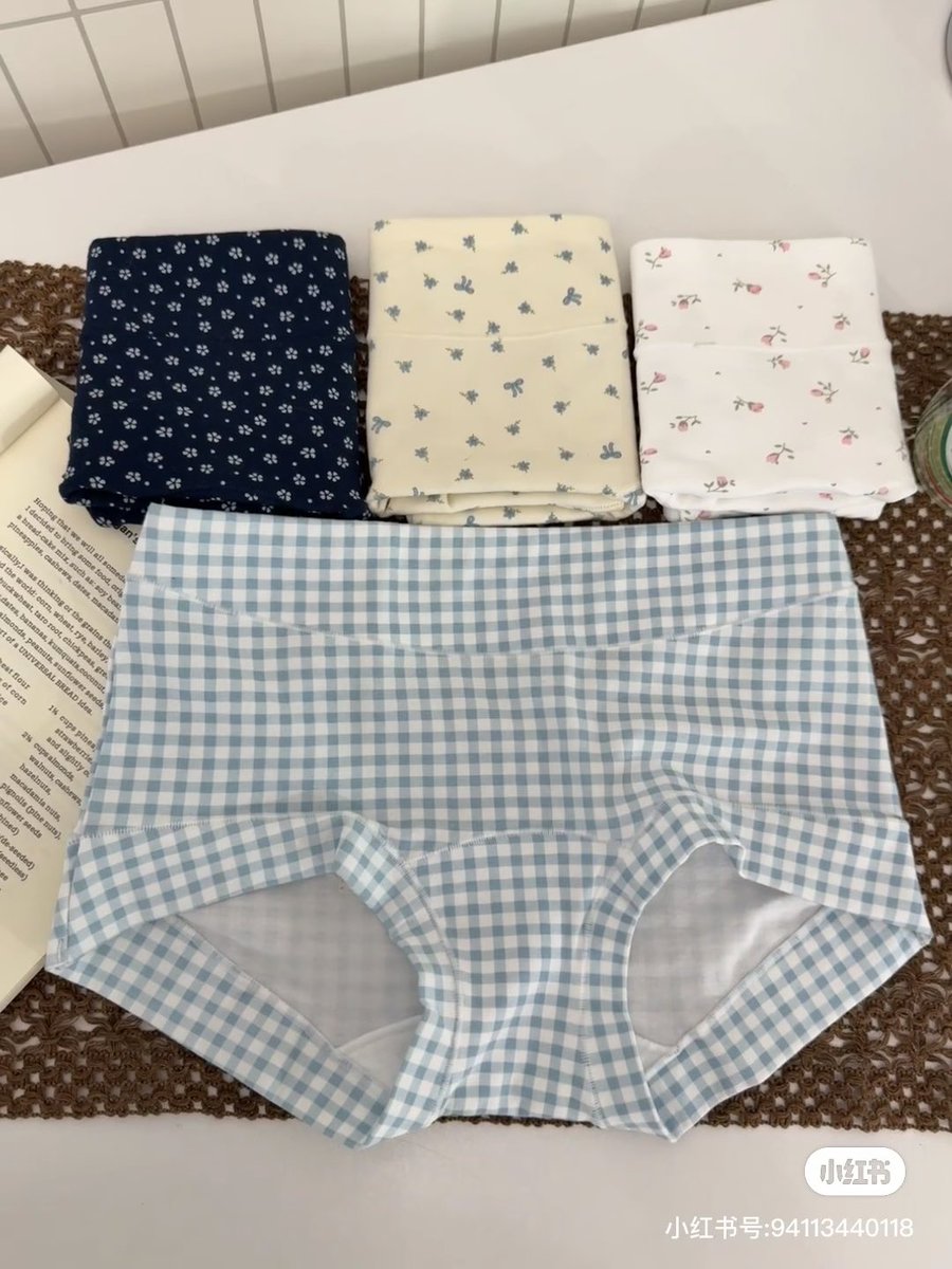 jungjless's tweet photo. AKU KIRAIN SEMUA PANTIES SAMA… ternyata beda 😭 

yang ini cotton 100%, skin-friendly, dan dipakai pas lagi period tuh beneran ngebantu banget, ga bikin pembalut gampang geser 😭 https://t.co/ZDiWzM30Le
