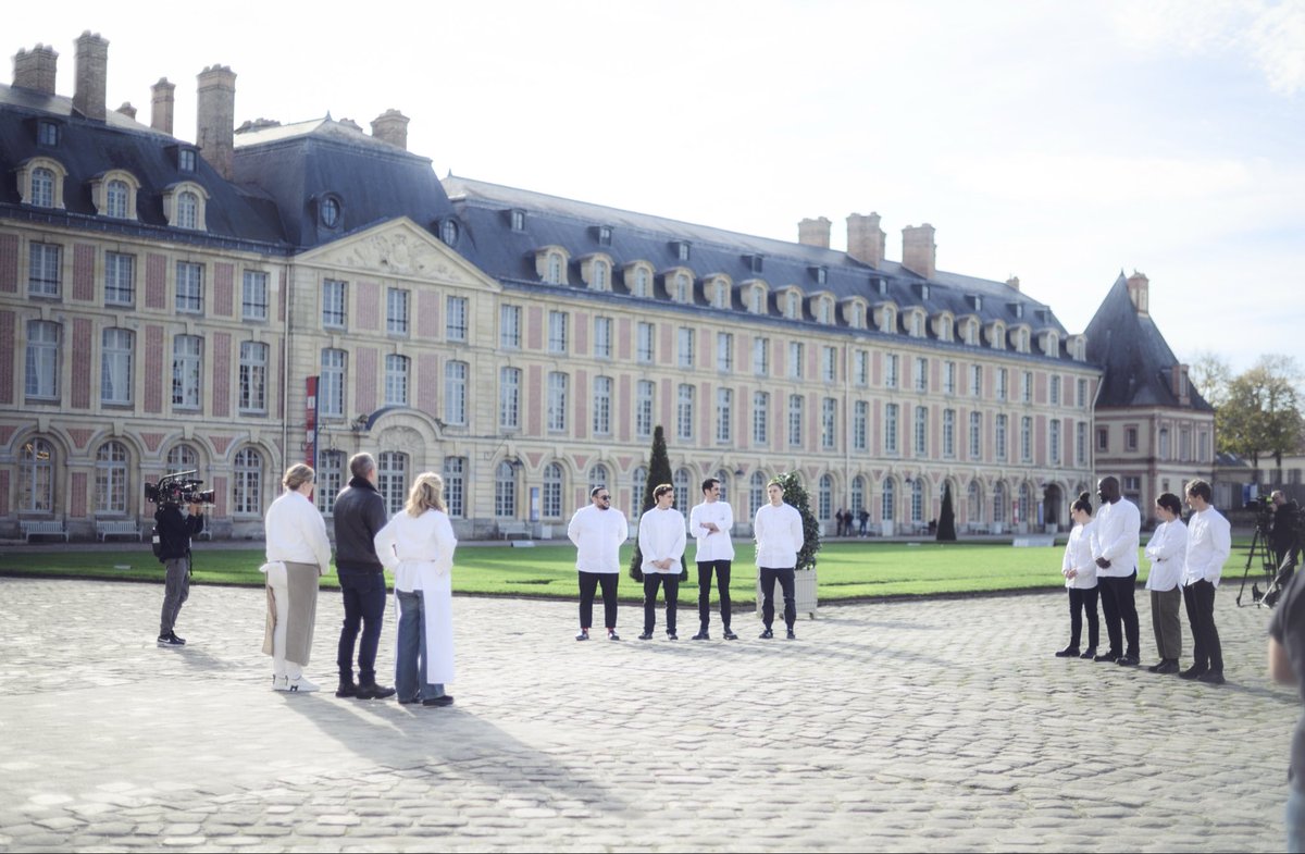 Steph_Rotenberg's tweet image. Ce soir dans #TopChef, les candidats débarquent dans un lieu d’exception : le Château de Fontainebleau. Et autant dire qu’ils sont loin d’être prêts pour les surprises qui les attendent… 🔥

📸 : Julien Theuil / M6