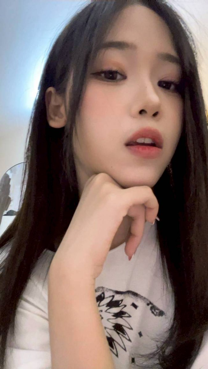 Out of Context Lana ❦︎ tweet media