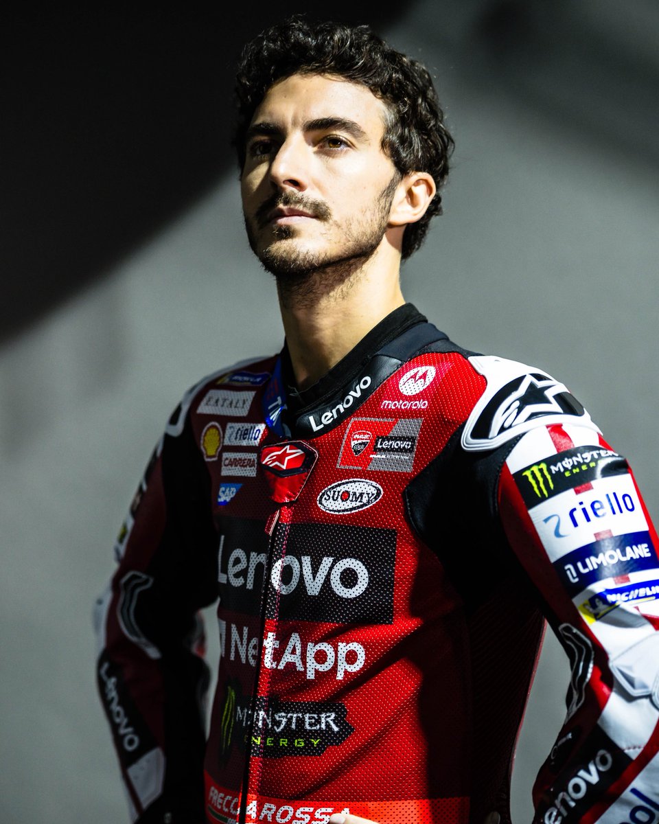 Finding the perfect line between light and dark💡

#ForzaDucati #DucatiLenovoTeam