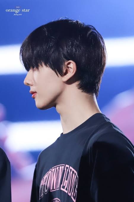 Hyuckluverr's tweet image. Jisung has a beautiful side profile