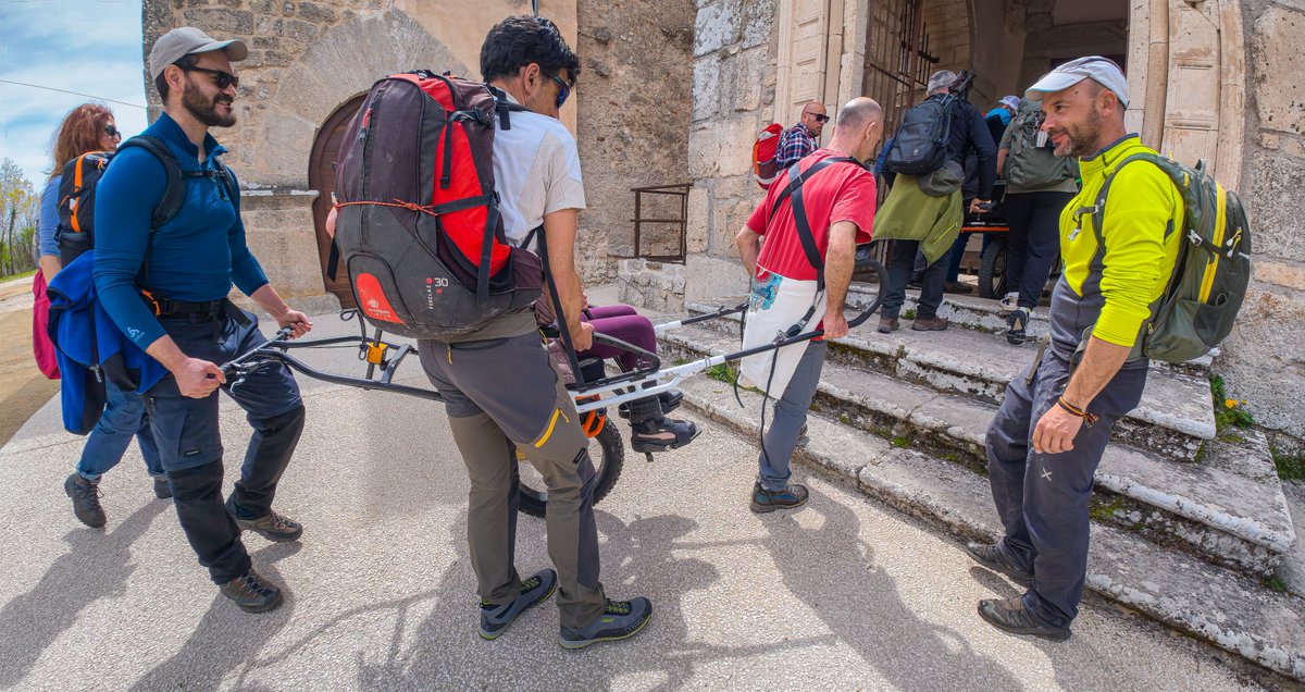 Escursione in Joelette ad Alba Fucens e chiesa di San Pietro #abruzzo #joëlette #marsica #escursione #trekking