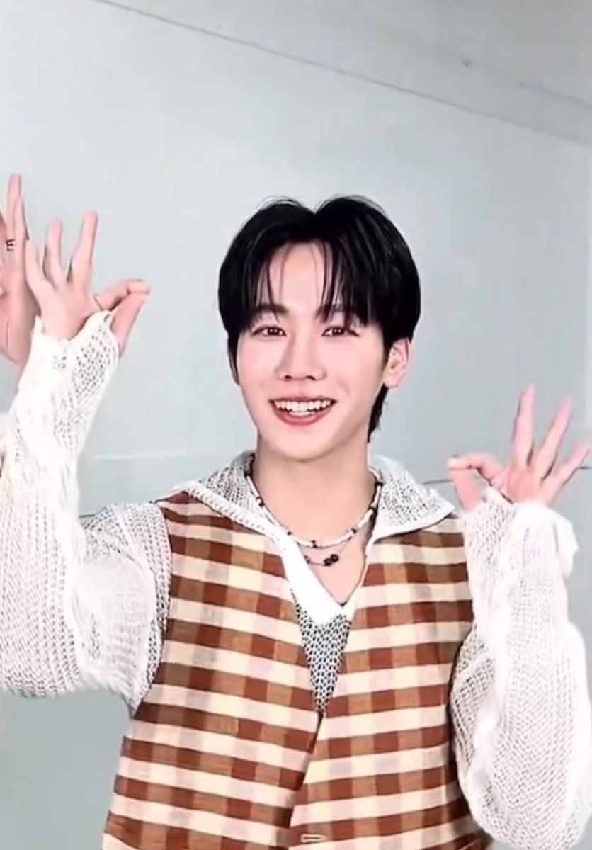 n🪽ྀི tweet media