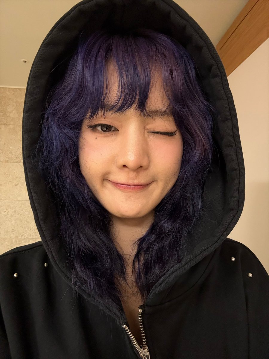 보라색머리 셀카ㅠㅠ