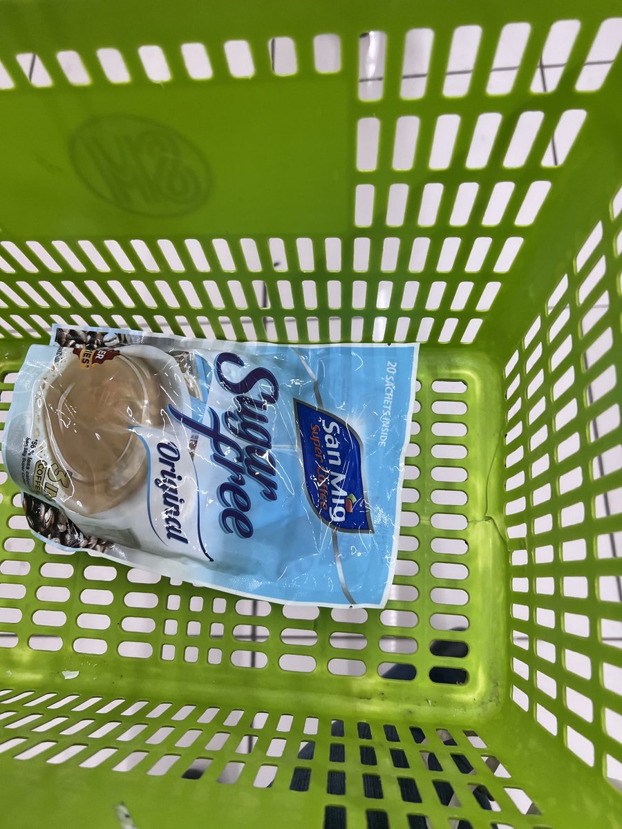 Dumiretso na ako ng Hypermarket after watching wag kang titingin for Shuvee xD

SHUVEEgot SAN MIG COFFEE