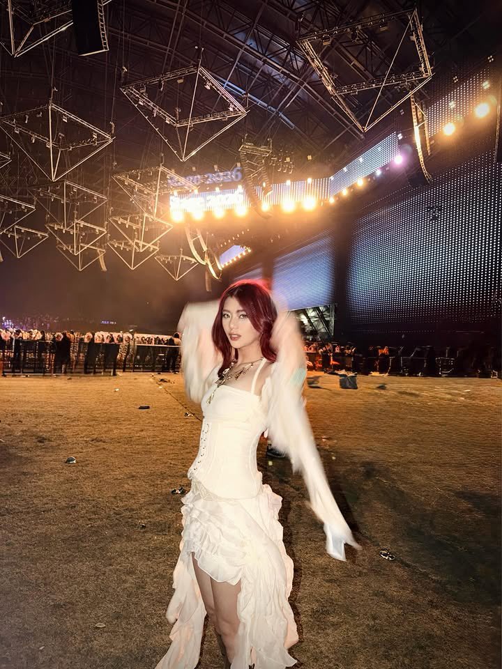 BiniMikhaOFC's tweet photo. [041526]
#BINI_Mikha • New IG post! 🦊 1/5

“Coachella Day 1 baby !! 🇵🇭❤️”

#MikhaLim @bini_mikha 
#BINI @BINI_ph https://t.co/igrZZLgmfW