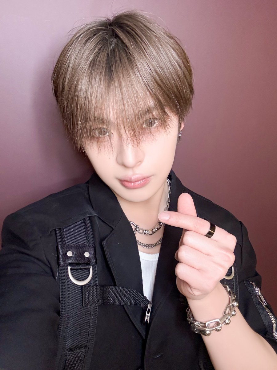 [#YECHAN] 去年に続いて今年もThe Performanceとご一緒できて光栄でした！楽しくステージをすることができてすごく幸せな思い出になりました！もっとかっこいい歌とパフォーマンスをたくさんお届けするので、来年も一緒に過ごしましょう！ありがとうございました❤️
#xikers #싸이커스 #サイカース