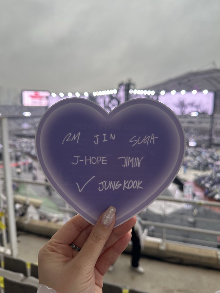 jin2_bts's tweet photo. 다녀왔습니다 첫콘 💜 https://t.co/GzUEP8MMV8