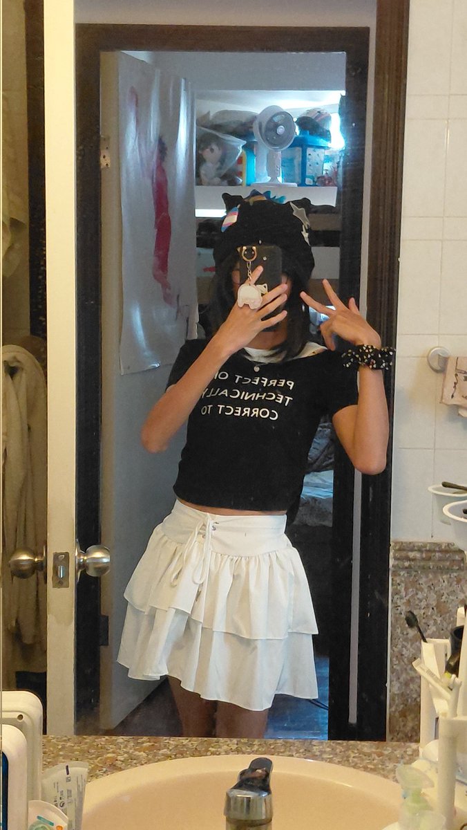 I am transfem true
But I unfortunately haven't started HRT yet

I'm still kinda happy with how I look rn ¯⁠\⁠_⁠(⁠ツ⁠)⁠_⁠/⁠¯