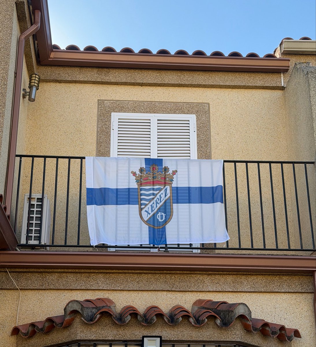 𝓬𝓱𝓾𝓼 #MajarasAloBajini tweet media