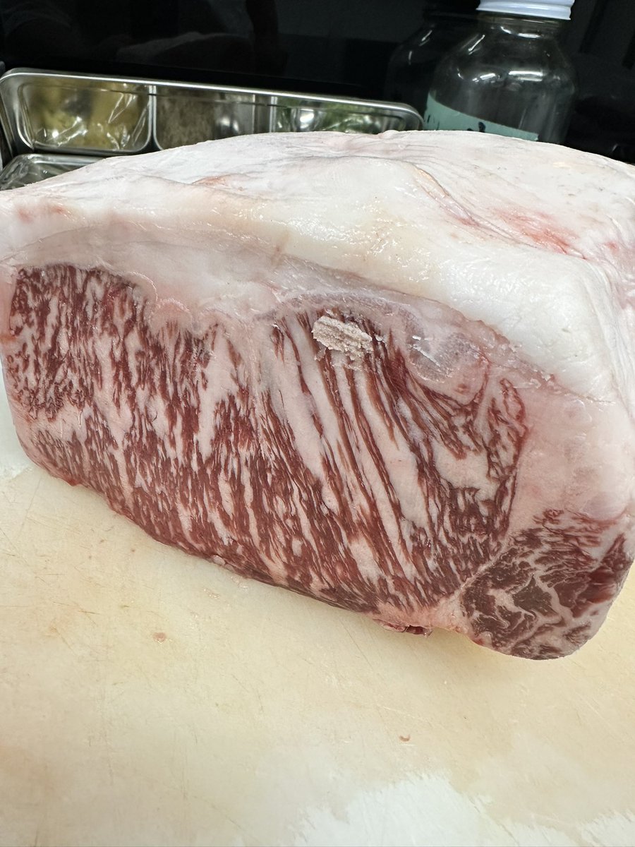 お疲れ様です‼️
麺でる焼肉です‼️

本日は黒毛和牛サーロイ🐮🐮🐮
朝どれ天城黒豚入ってます🐷🐷🐷

本日もどうぞよろしくお願いします🙇